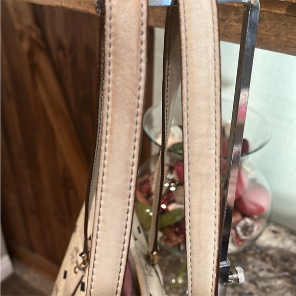 MCM Beige & Pink Stripe Shoulder Bag w/Certificate of Authenticity - Picture 5 of 15